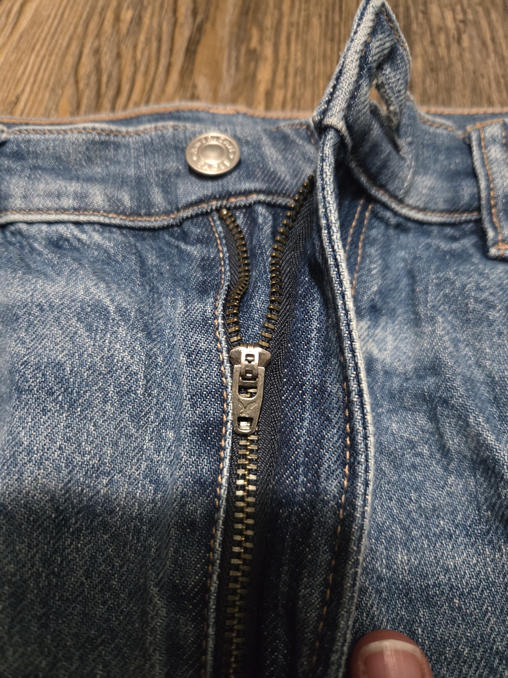 American Eagle Outfitters Distressed Blue Ripped Jeans - Picture 9 of 16